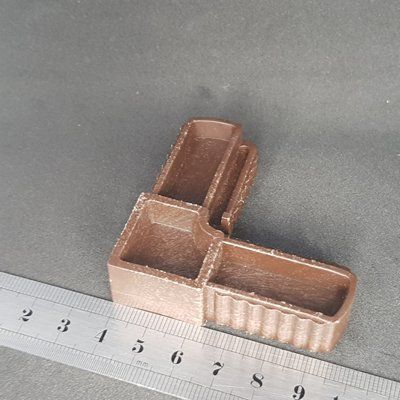 Угол ТЕРМОПЛАСТ для дверной москитной сетки из профиля 17*25 мм (коричневый) 825 фото