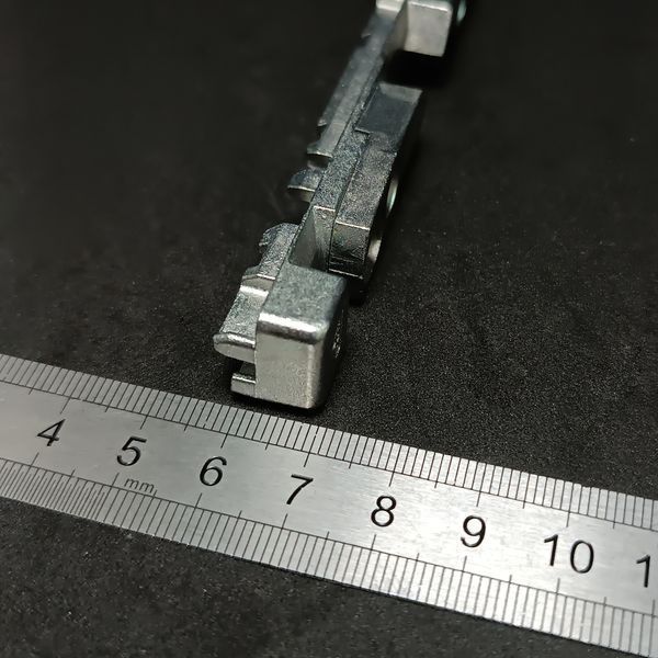 Ответная планка нижнего упора регулируемая для металлопластиковых окон ROTO L Левая 1875 фото