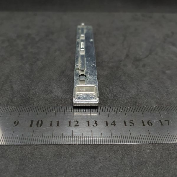 Ответная планка нижнего упора для металлопластиковых окон запорный угол KBE MACO L Левая 1865 фото